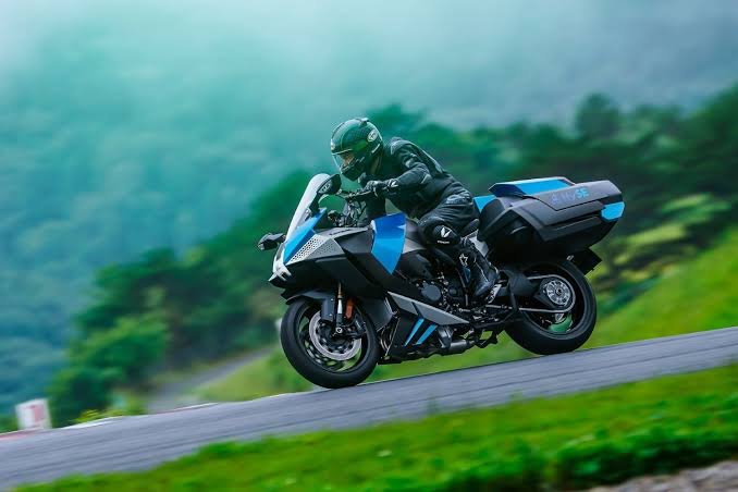 Kawasaki Unveils Groundbreaking Hydrogen-Powered Ninja H2 at Suzuka Circuit