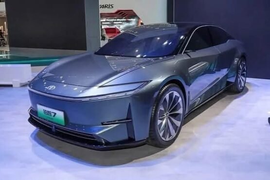 Toyota Unveils All-Electric bZ7 Concept at Guangzhou Auto Show