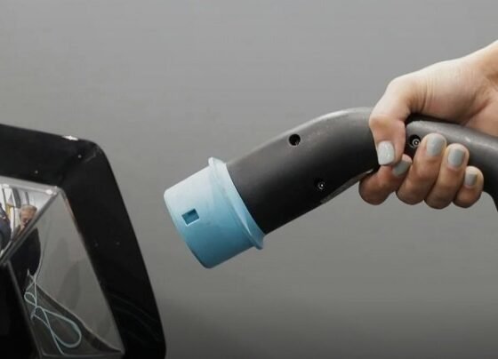 This New Battery Charges Your EV In 10 Minutes