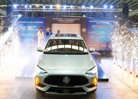 Mg hs phev launched