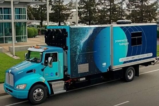 Hydrogen Truck Sets Record by traveling 1,806 miles on a single fill