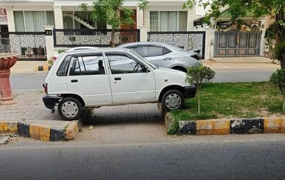 Islamabad Traffic Police Find New Place For illegally Parked Cars