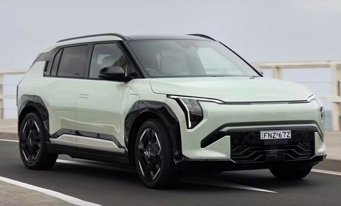 Kia's innovative EV3 compact SUV has won the 2025 World Car of the Year award, standing out with a 605 km range, fast charging, and smart features like AI and OTA updates. A bold step toward a greener future.