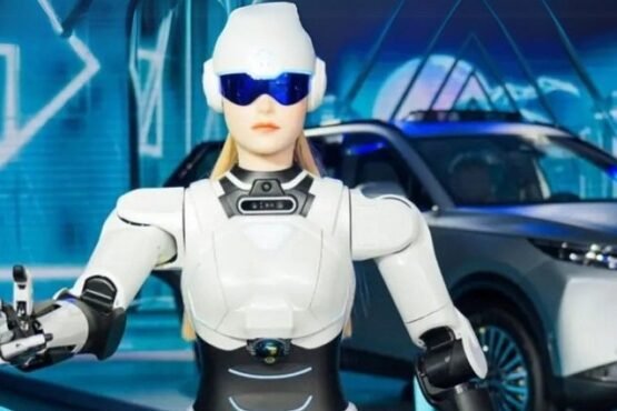 Mornine is a new Robot that sells cars in Malaysia