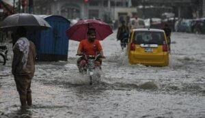 Heavy Rainfall Floods Islamabad and Rawalpindi: Many cars and motorcycle’s stuck