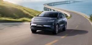 Dongfeng Launches Aeolus L8 Plug-in Hybrid with 2,245 KM Range
