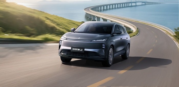 Dongfeng Launches Aeolus L8 Plug-in Hybrid with 2,245 KM Range