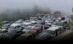 Over 53,000 Vehicles Flood Murree on Independence Day, Far Exceeding Parking Capacity