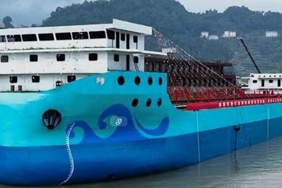 China Launches Gezoba: The World’s Largest Electric Cargo Ship Powered by Lithium Batteries