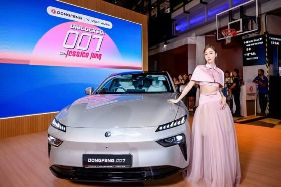 Dongfeng 007 Debuts in Singapore With Stylish Design and Smart Mobility Experience