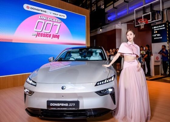 Dongfeng 007 Debuts in Singapore With Stylish Design and Smart Mobility Experience