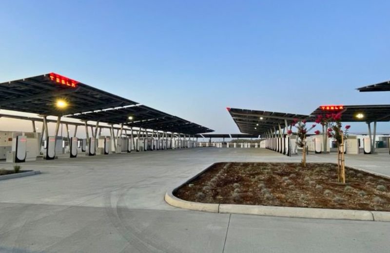 Tesla Builds the Biggest Solar Powered Charging Station for Faster EV Charging