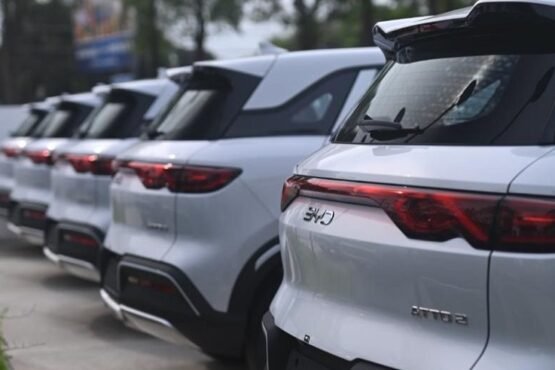 BYD-MMC Delivers 100 Atto 2 Vehicles Across Pakistan in a Single Day