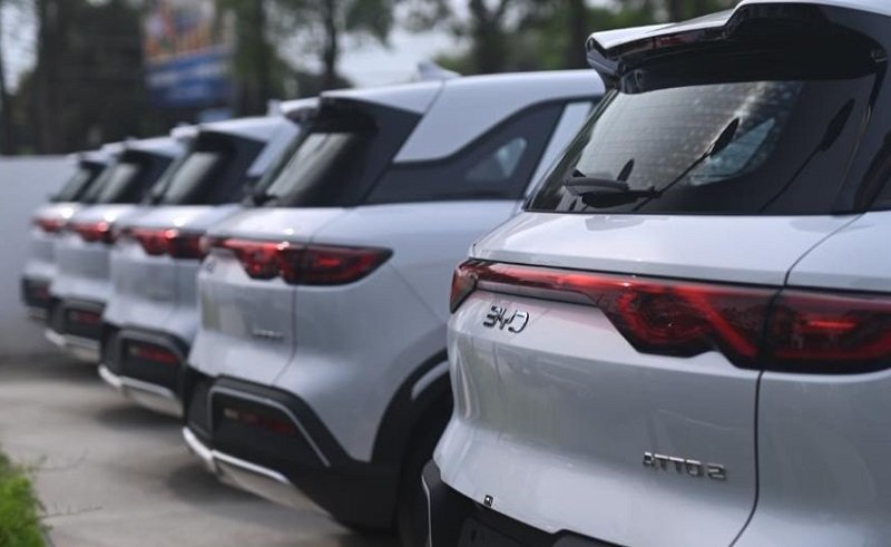 BYD-MMC Delivers 100 Atto 2 Vehicles Across Pakistan in a Single Day