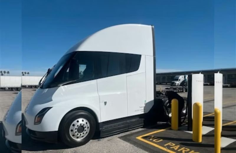 Tesla Semi Megacharger Opens for Public Truck Charging