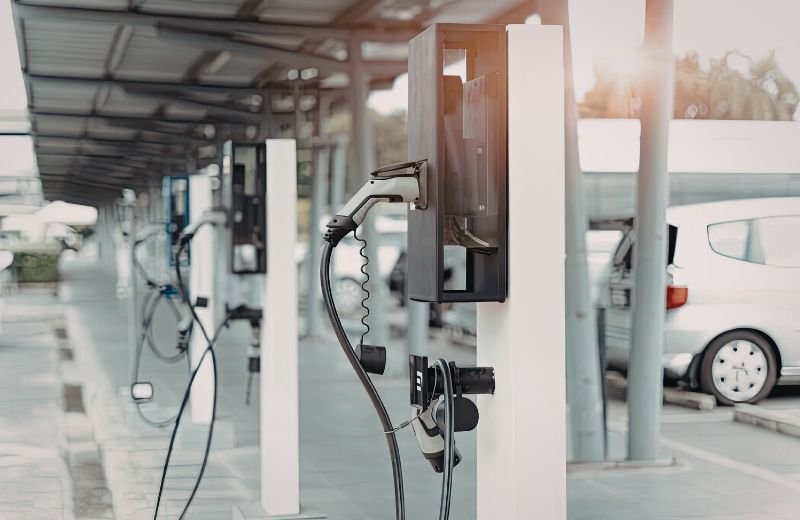 New Solar EV Charging Station Works Without Grid Power