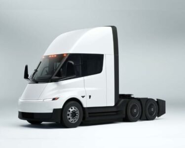 tesla semi battery