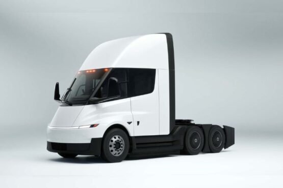 tesla semi battery