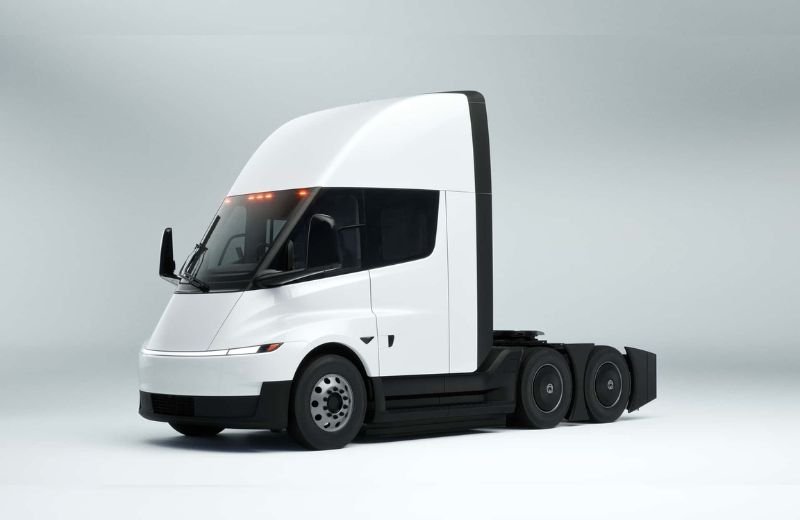 Tesla reveals massive battery size for electric Semi truck
