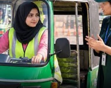 Lahore Traffic Police Trains 34 Women to Drive Rickshaws Copy SEO Title
